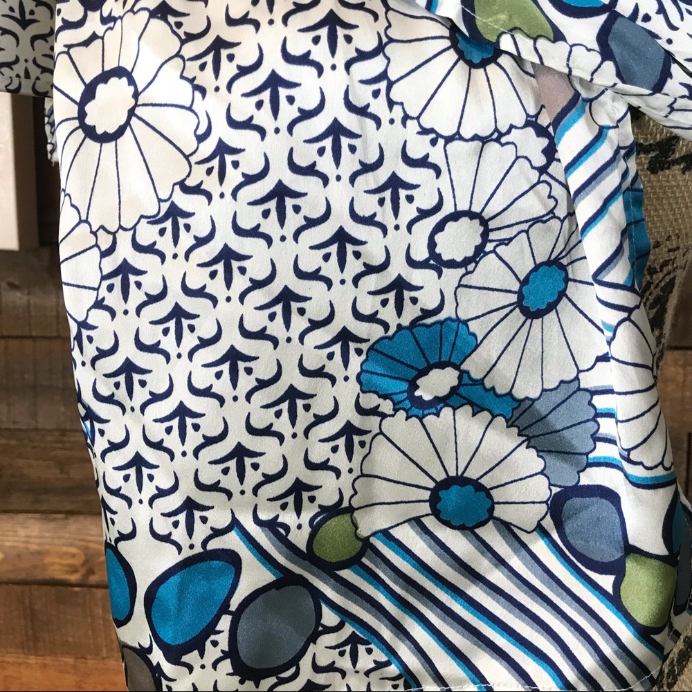 Beautiful Scarf - Picture 2 of 6